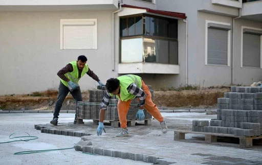 Kuşadası Belediyesi’nden kesintisiz yol mesaisi
