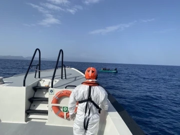 Kuşadası’nda 10 düzensiz göçmen ve organizatörler yakalandı
