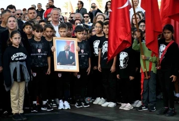 Kuşadası’nda Atatürk törenle anıldı

