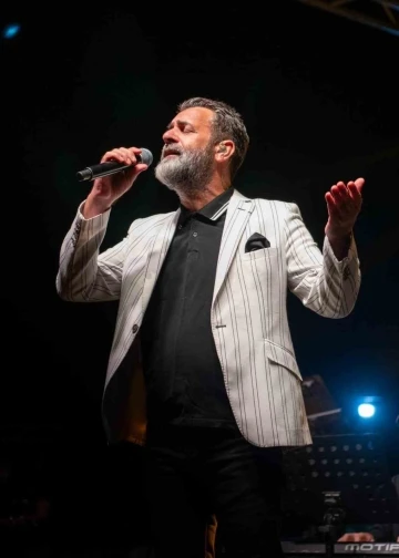 Kuşadası’nda yaz akşamları konserlerle şenleniyor
