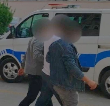 Kuşadası polisi 15 yıl hapis cezası ile aranan şahsı yakaladı
