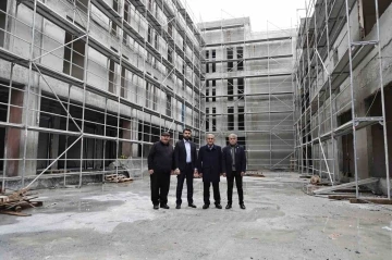 Kütahya 30 Ağustos İş Merkezi ve Zanaat Çarşısı inşaatında sona yaklaşıldı
