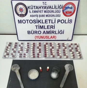 Kütahya’da 4 kişinin üzerinde uyuşturucu ele geçirildi
