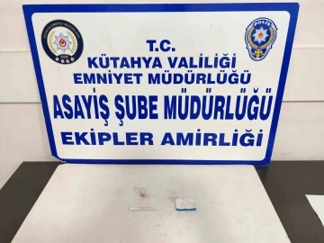 Kütahya’da bir kişinin üzerinde uyuşturucu ele geçirildi
