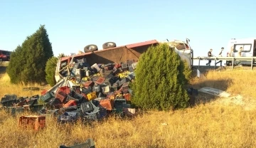 Kütahya’da limon yüklü tır devrildi: 1 yaralı
