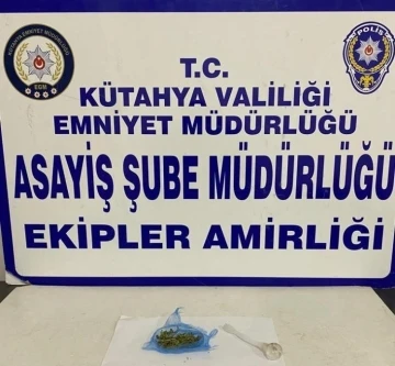 Kütahya’da önleyici hırsızlık uygulamasında uyuşturucu madde ele geçirildi
