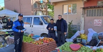 Kütahya’da Pazar esnafı dolandırıcılık ve hırsızlık konusunda bilgilendirildi
