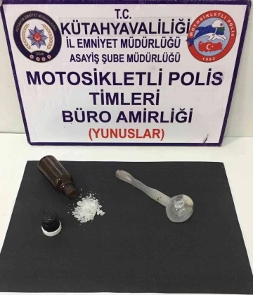 Kütahya’da şahsın üst aramasında uyuşturucu ele geçirildi
