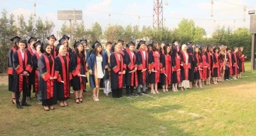 Kütahya Final Akademi Anadolu Lisesi’nde mezuniyet sevinci
