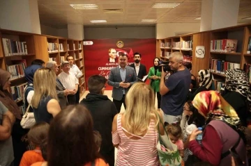 Kütüphanede en çok kitap okuyan 100 kişiye 100 kitap verildi
