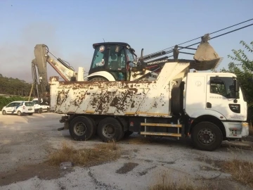 Kuyucak Belediyesi, Marmaris yangın bölgesine ekip gönderdi
