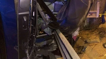 Kuzey Marmara Otoyolu’nda yem yüklü tır devrildi: 1 ölü, 1 yaralı
