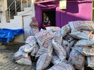 Lapseki’de kömür dağıtımı başladı
