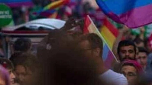 LGBT derneklerinin kapatılması için imza kampanyası