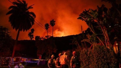 Los Angeles'ta yangınlar durdurulamıyor: Ölü sayısı 16'ya yükseldi