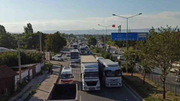 Maddi hasarlı trafik kazası Çevre Yolu’nda trafiği felç etti
