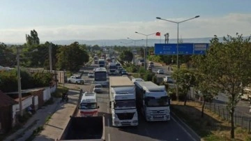 Maddi hasarlı trafik kazası Çevre Yolu'nda trafiği felç etti