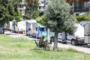 Mahalleliyi isyan ettiren 'karavan park', 'karavan galeri'ye döndü