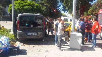 Malatya’da hafif ticari araç otomobille çarpıştı: 6 yaralı
