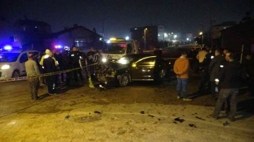 Malatya’da işçi servisi ile otomobil çarpıştı: 12 yaralı
