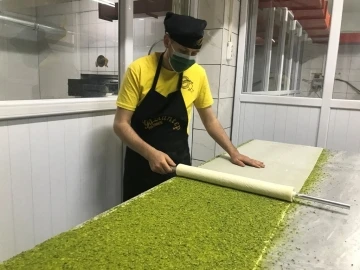 Malatya’da tatlıcılarda bayram yoğunluğu yaşanıyor
