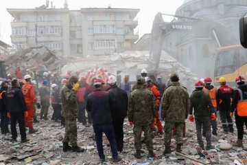 Malatya’da iki noktada arama kurtarma çalışması devam ediyor