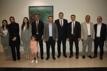 Malazgirt’te Adliyesi’nde tayinleri çıkan savcı ve hâkime veda yemeği verdi
