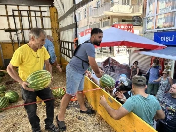 Maltepe’de 25 ton  karpuzu ücretsiz dağıttı
