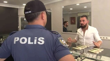 Maltepe’de sahte dolar satmaya çalışan şahıs suçüstü yakalandı
