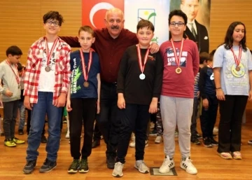 Manavgat Belediyesi'nden 23 Nisan Satranç Turnuvası