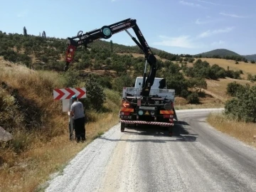 Manisa’da bin 823 kilometrelik yolda trafik levha çalışmaları tamamlandı
