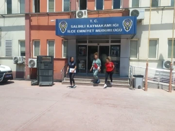 Manisa’da fuhuş operasyonu: Kırgız uyruklu 2 kadın sınır dışı edildi
