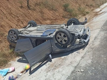 Manisa’da kontrolden çıkan otomobil takla attı: 4 yaralı
