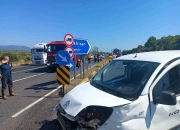 Manisa’da trafik kazası: 3’ü yabancı uyruklu 4 yaralı
