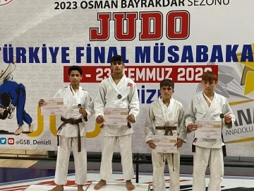 Manisalı judocular Türkiye şampiyonu oldu
