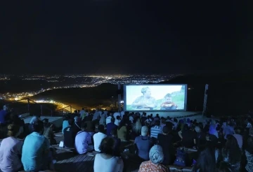 Mardin’de açık hava sinema keyfi başladı

