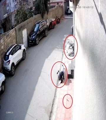 Mardin’de cep telefonu kapkaççılığı güvenlik kamerasında
