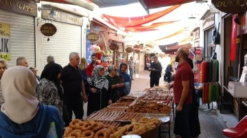 Mardin’de her evde bulunan ’peksimet ekmeği’ 6 ay kadar muhafaza ediliyor
