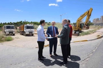 Mardin’de kavşak düzenlemesi için ilk kazma vuruldu
