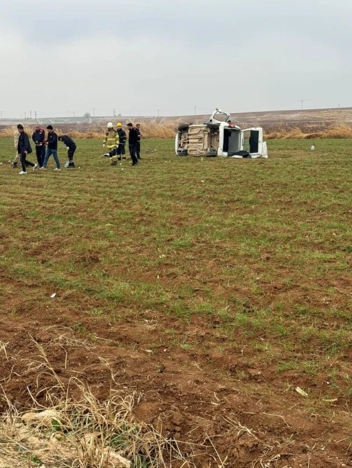 Mardin’de kontrolden çıkan hafif ticari araç takla attı: 2 ölü, 4 yaralı
