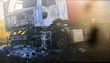 Mardin’de yangına müdahaleye giden itfaiye aracı yandı

