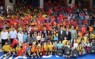 Mardin’de yaz spor okulu öğrencilerine malzeme dağıtımı yapıldı
