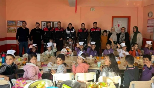 Mardin’de Yerli Malı Haftası’nda çocuklara Togg sürprizi
