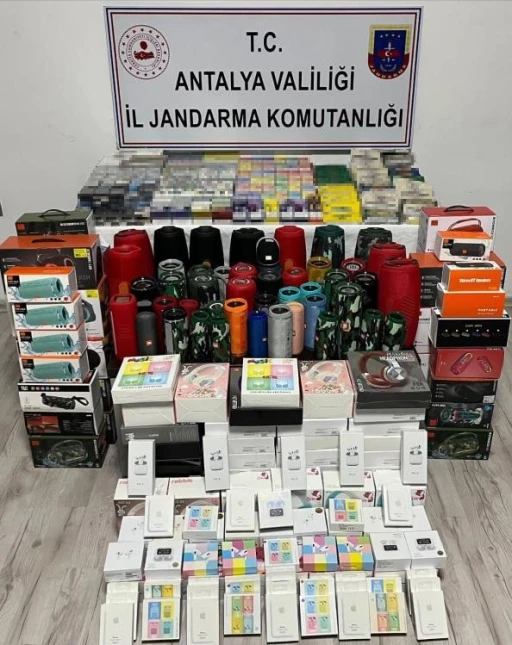 Markette bandrolsüz sigara ve tütün mamulleri ele geçirildi
