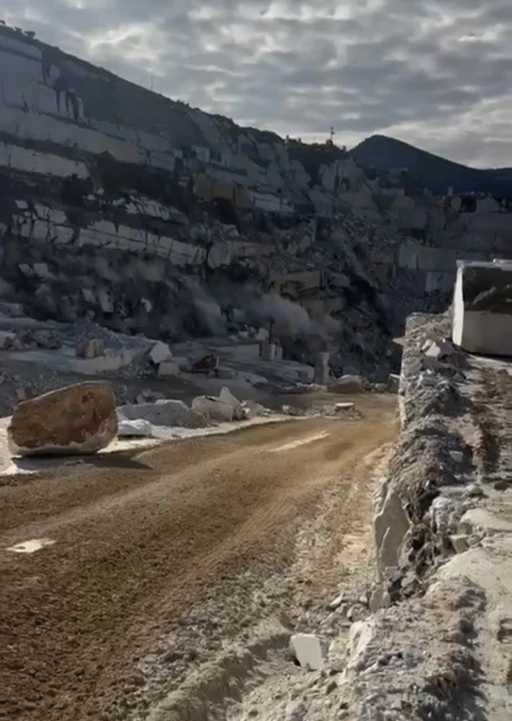 Marmara Adası mermer ocağında yeniden toprak kayması
