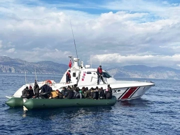 Marmaris’te 37 düzensiz göçmen kurtarıldı
