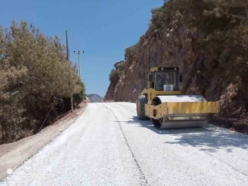 Marmaris’te dört mahallede 17 bin 584 yol yenilendi
