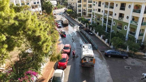 Marmaris’te temizlik çalışmaları sürüyor
