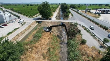 MASKİ’den çiftçiyi koruyan dere temizlik çalışması
