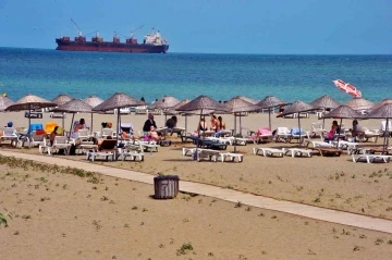 Mavi bayraklı plaja yoğun ilgi
